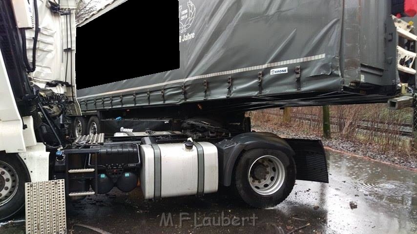 VU LKW Koeln Bocklemuend Venloerstr Freimersdorfer Weg P10.jpg